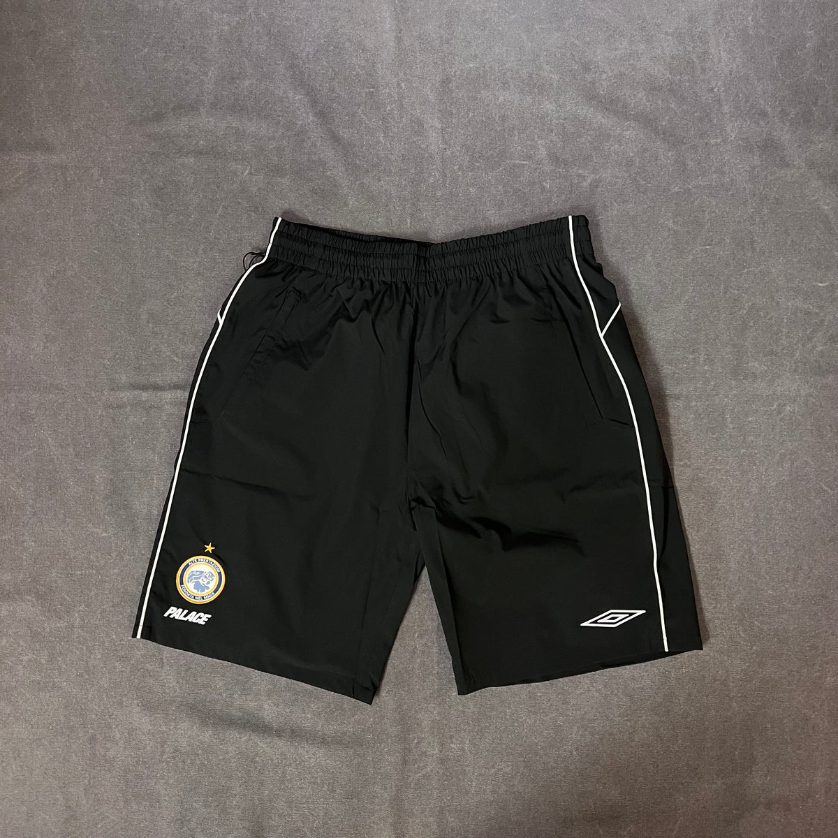 [中古美品]SS24 palace umbro 3rd goalie short 中古美品]SS24 palace umbro 3rd goalie short - メルカリ