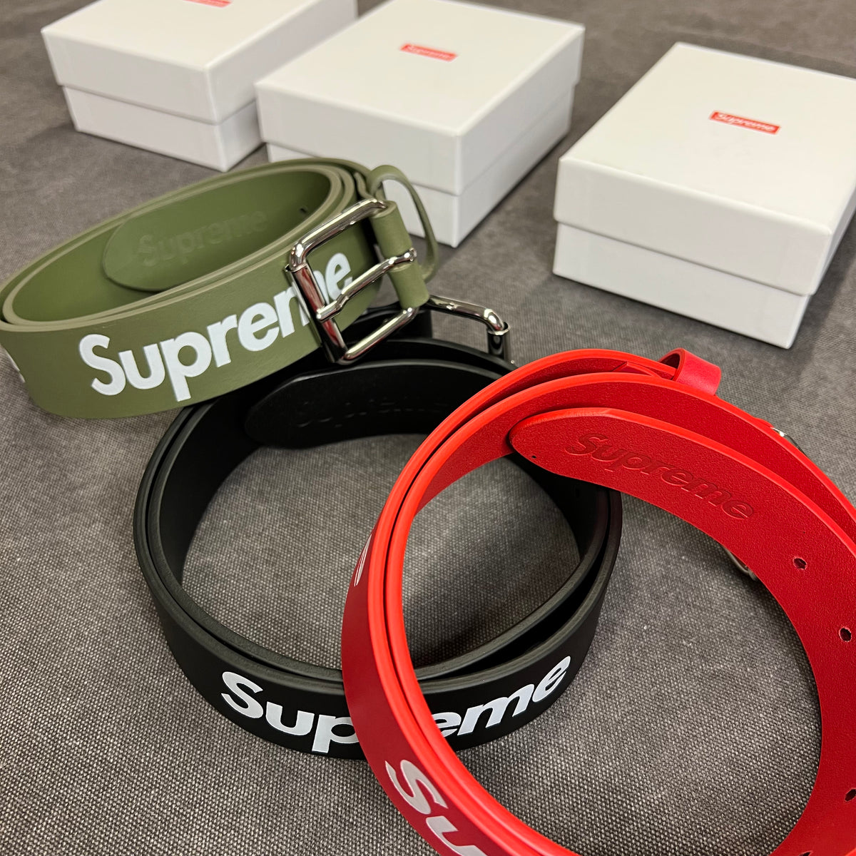 Supreme Repeat Leather Belt Olive L XL - 小物