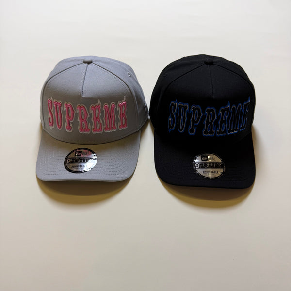 SUPREME GOTHIC OUTLINE ADJUSTABLE NEW ERA