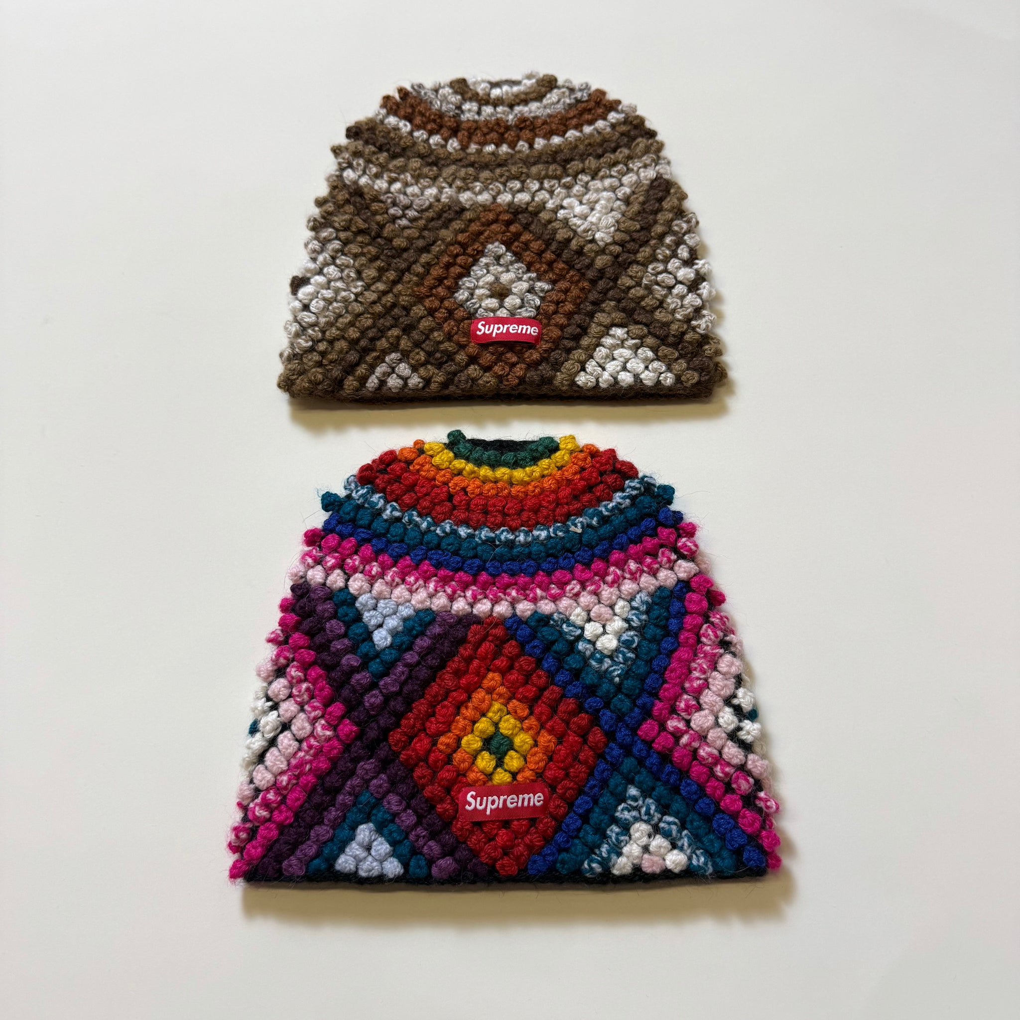 SUPREME TEXTURED KNIT BEANIE