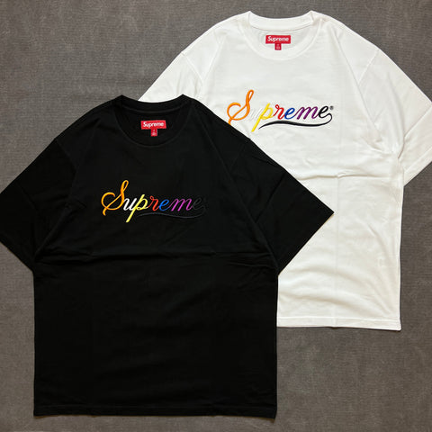 SUPREME CURSIVE S/S TOP