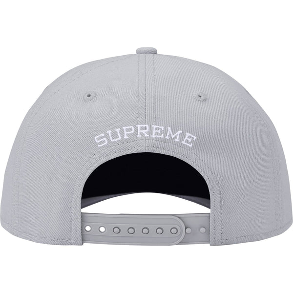 SUPREME GOTHIC OUTLINE ADJUSTABLE NEW ERA