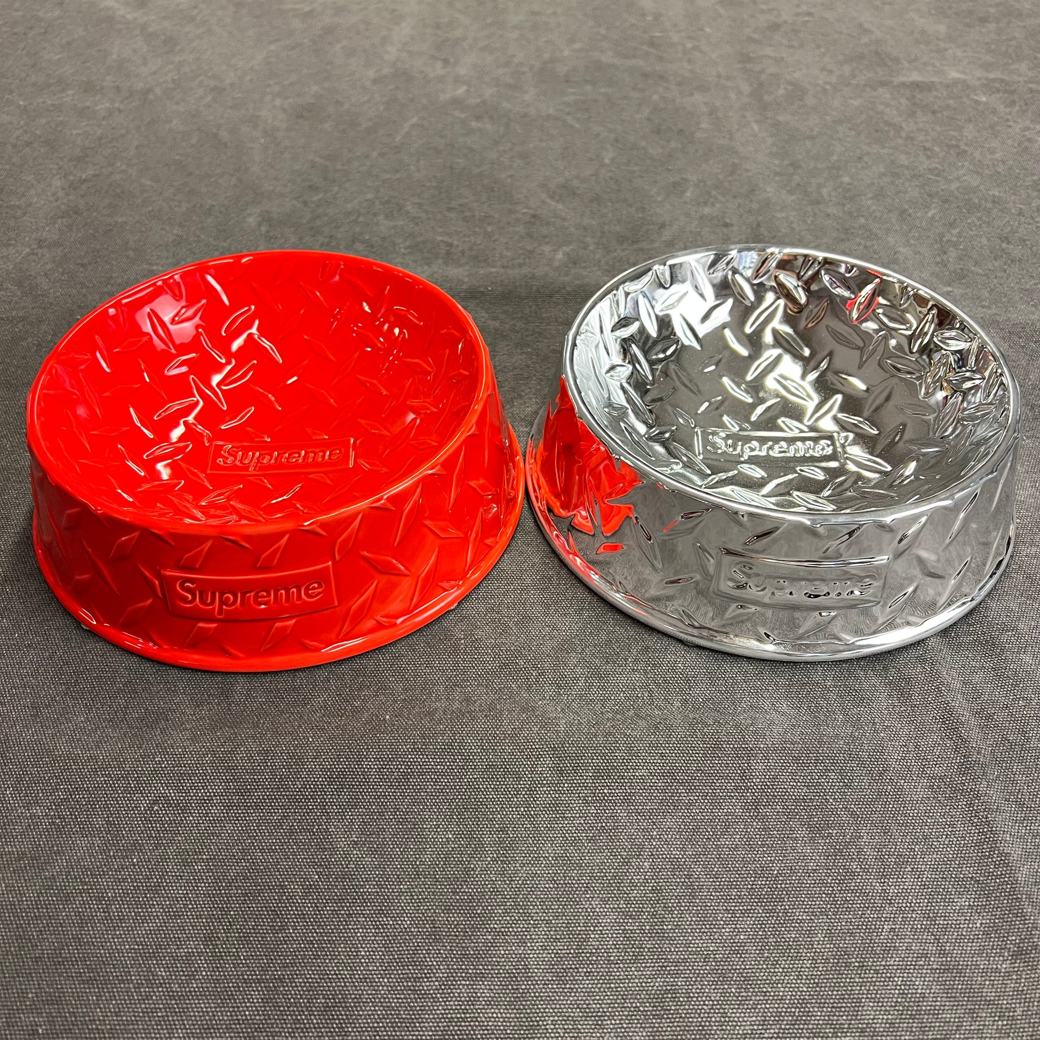 SUPREME DIAMOND PLATE DOG BOWL – Trade Point_HK