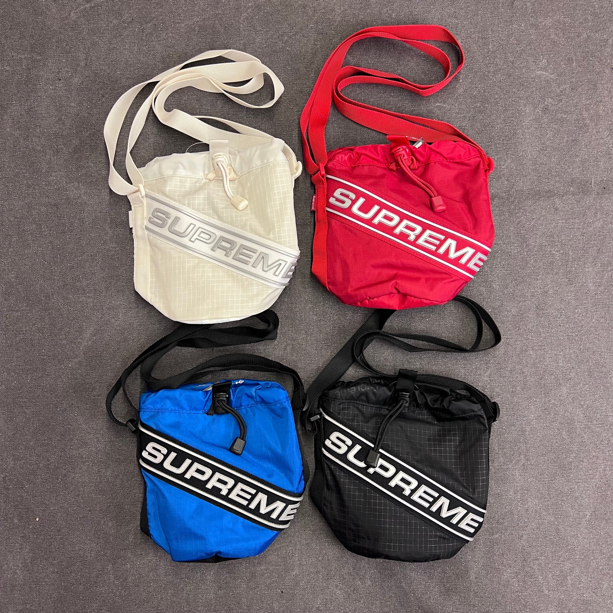 SUPREME SMALL CINCH POUCH FW23 – Trade Point_HK