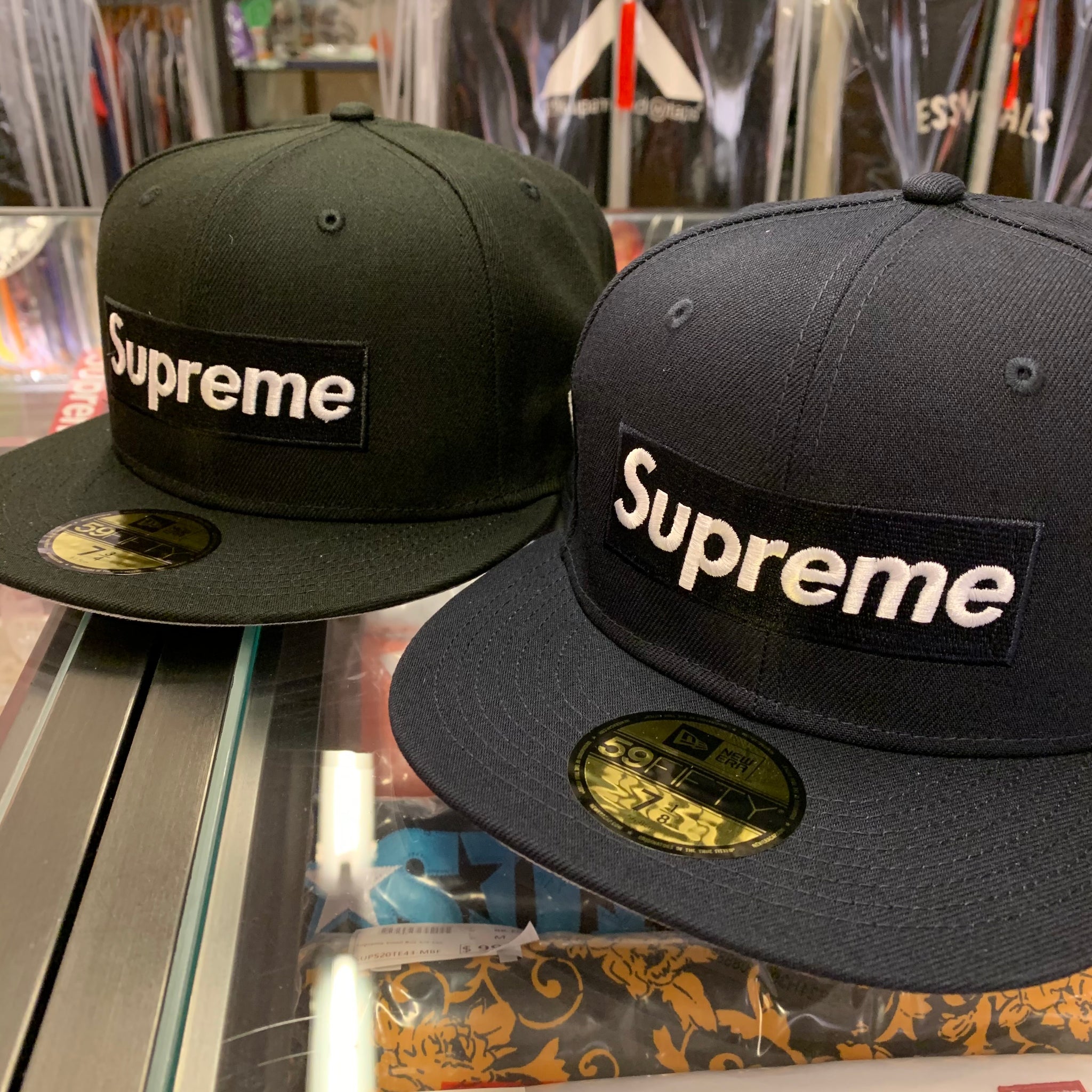 訳あり Supreme New - $1M - Metallic Logo spring Box Metallic