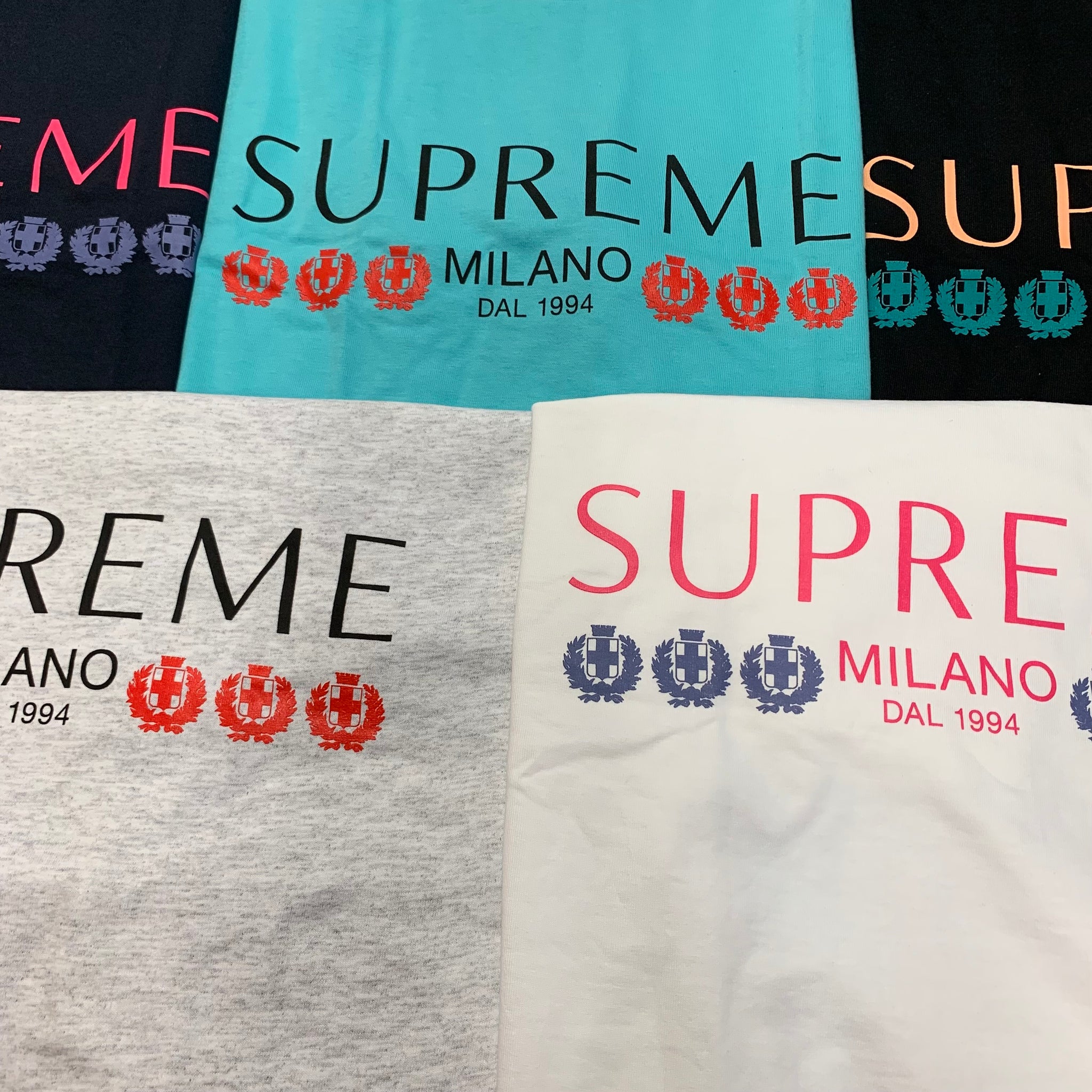 セール得価 Supreme - Supreme Milano Tee 