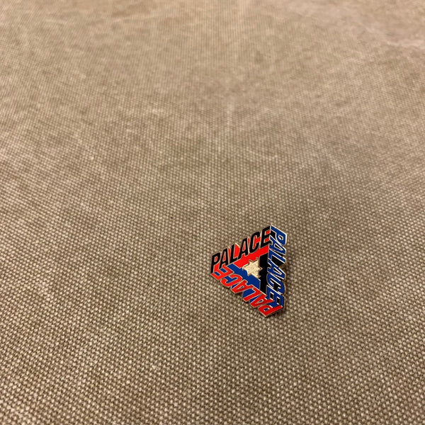 PALACE SKATEBOARDS P 3-D PIN BADGE