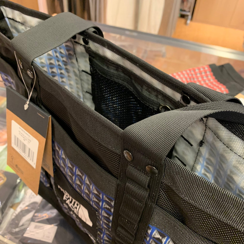 SUPREME THE NORTH FACE STUDDED EXPLORE UTILITY TOTE – Trade Point_HK